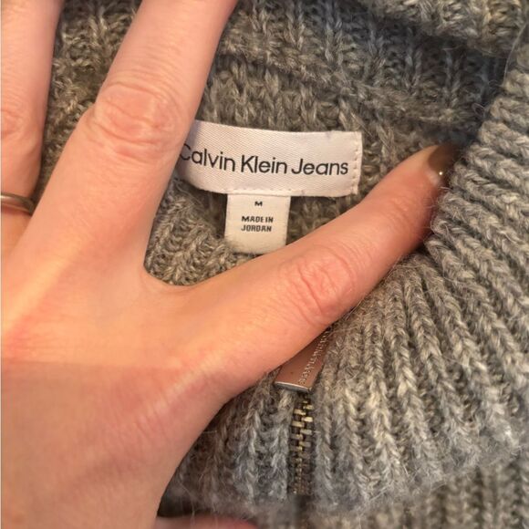 Calvin Klein Jeans Gray Oversized Sweater - Picture 4 of 4